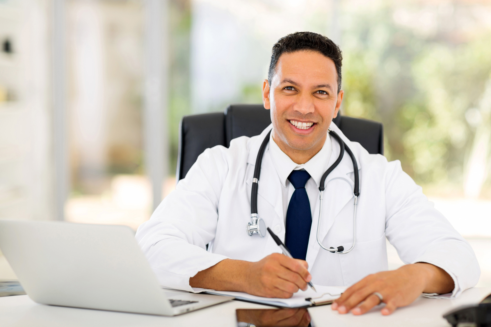 The Many Benefits of Working in the Medical Field